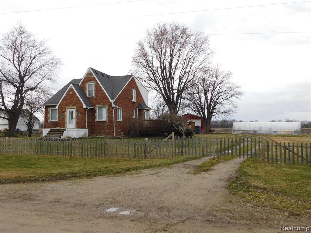 8753 HOLLOW CORNERS Road, Almont, MI 48003 — Photo 5