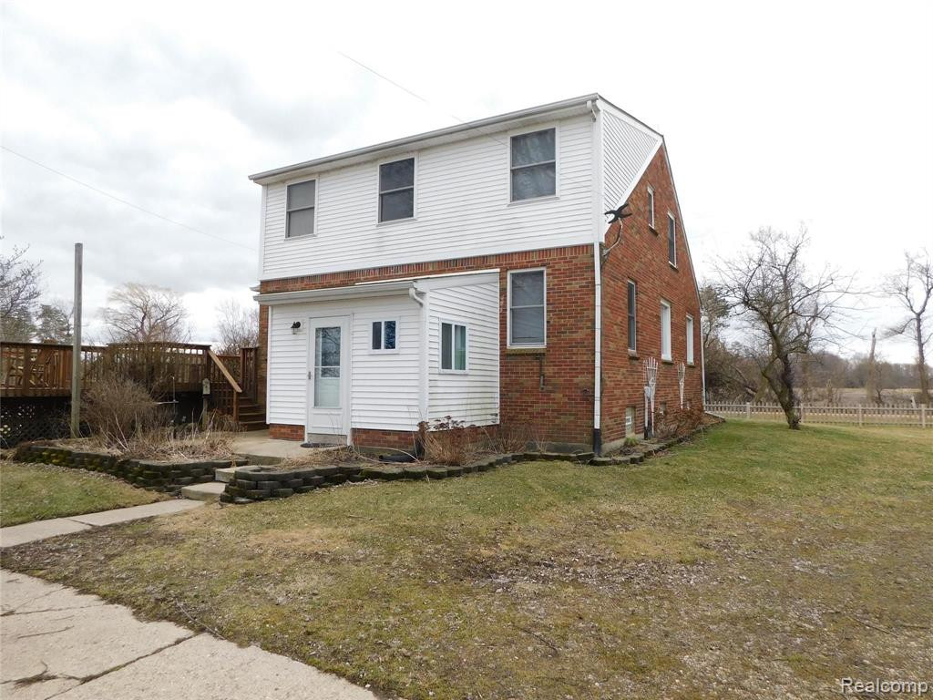 8753 HOLLOW CORNERS Road, Almont, MI 48003 — Photo 9