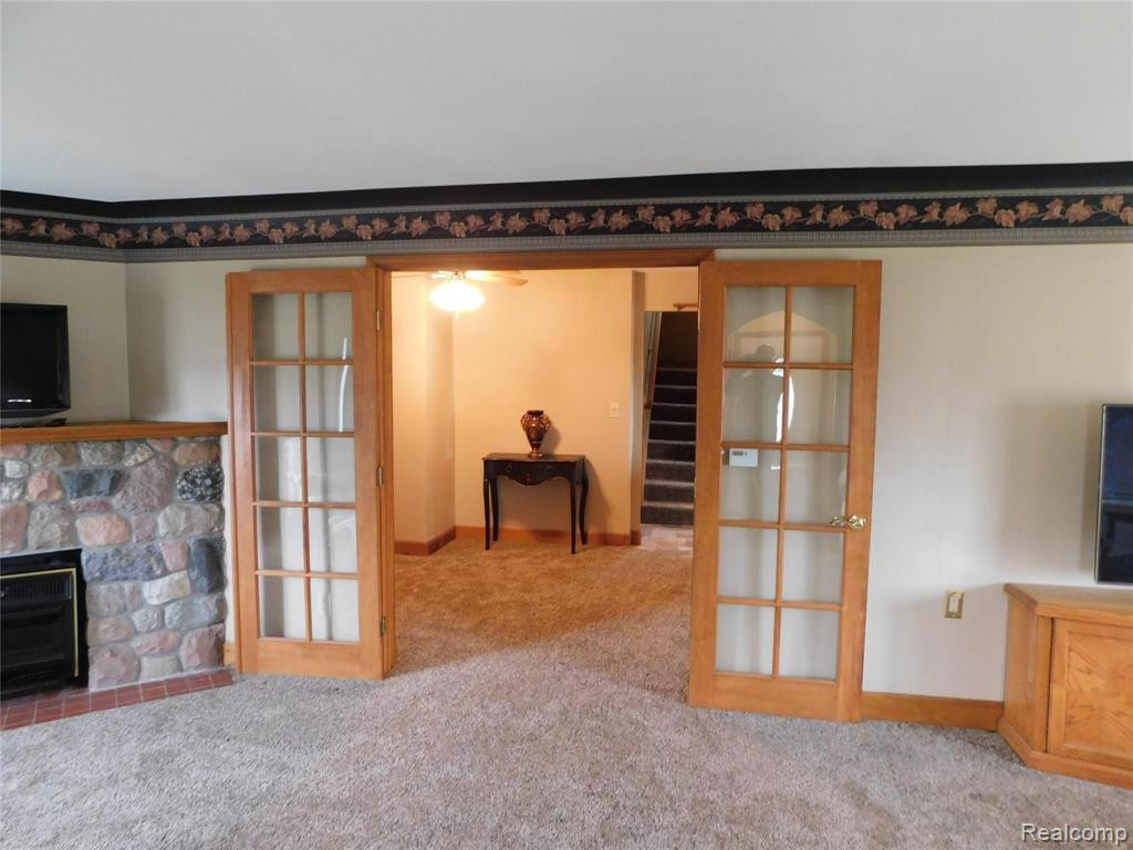8753 HOLLOW CORNERS Road, Almont, MI 48003 — Photo 12