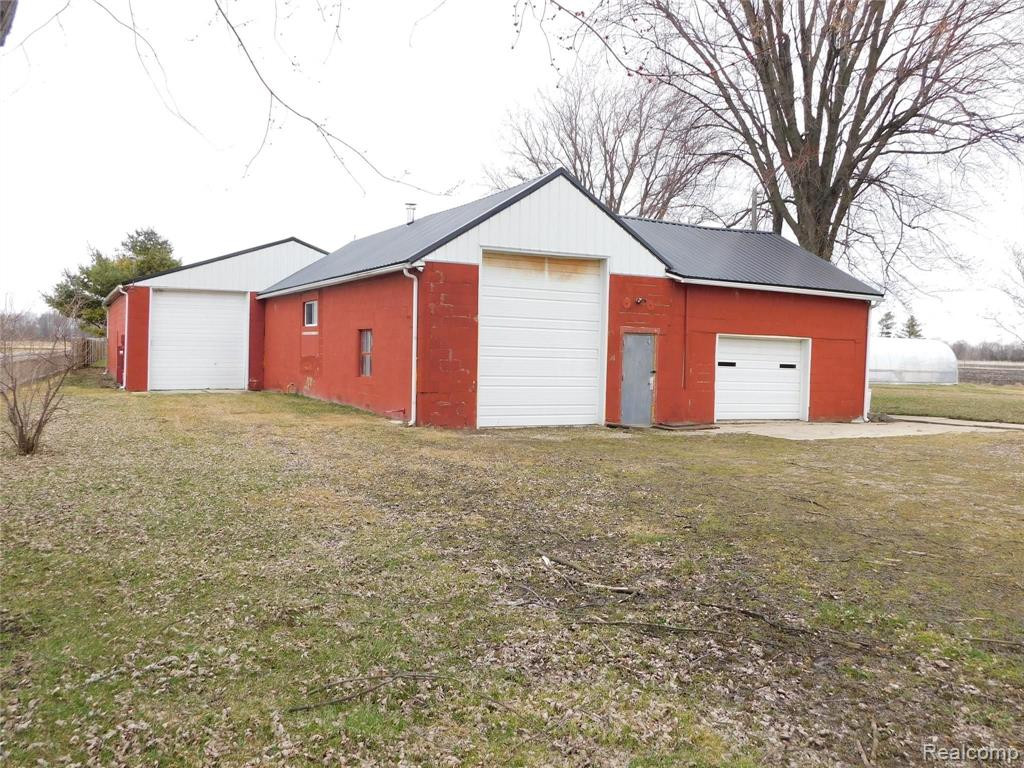 8753 HOLLOW CORNERS Road, Almont, MI 48003 — Photo 35