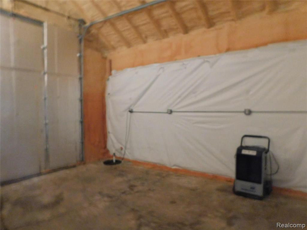 8753 HOLLOW CORNERS Road, Almont, MI 48003 — Photo 37