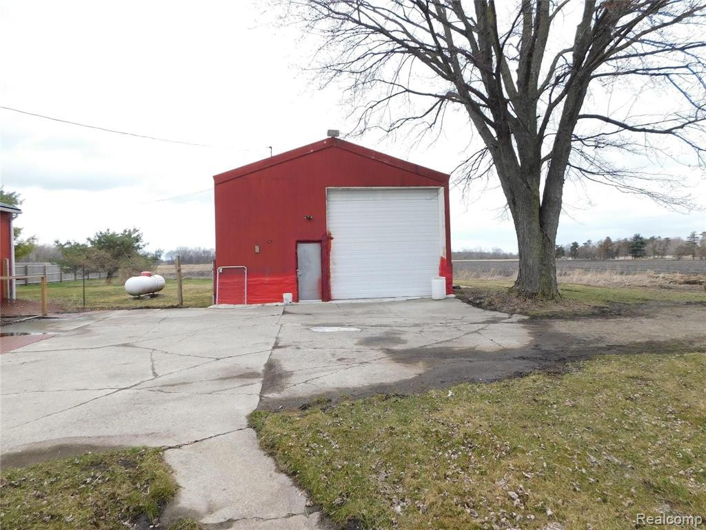 8753 HOLLOW CORNERS Road, Almont, MI 48003 — Photo 48