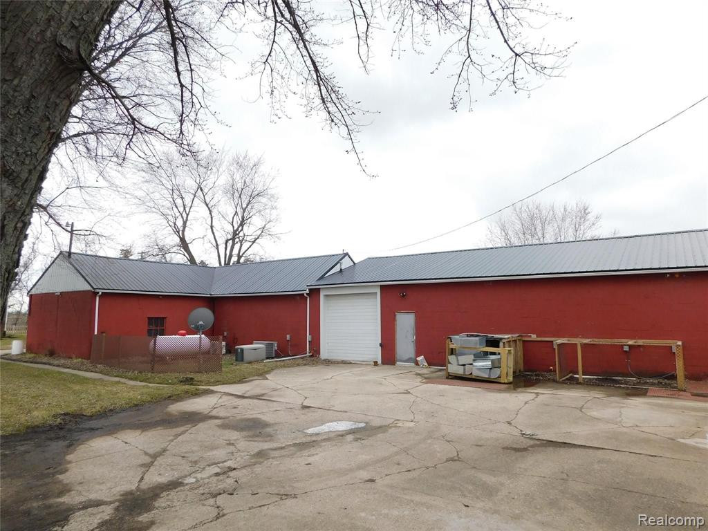8753 HOLLOW CORNERS Road, Almont, MI 48003 — Photo 56
