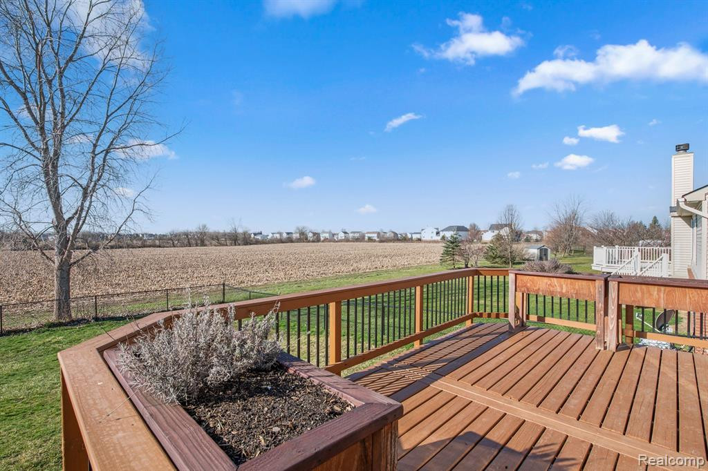 7854 GREENE FARM Drive, Ypsilanti, MI 48197 — Photo 32