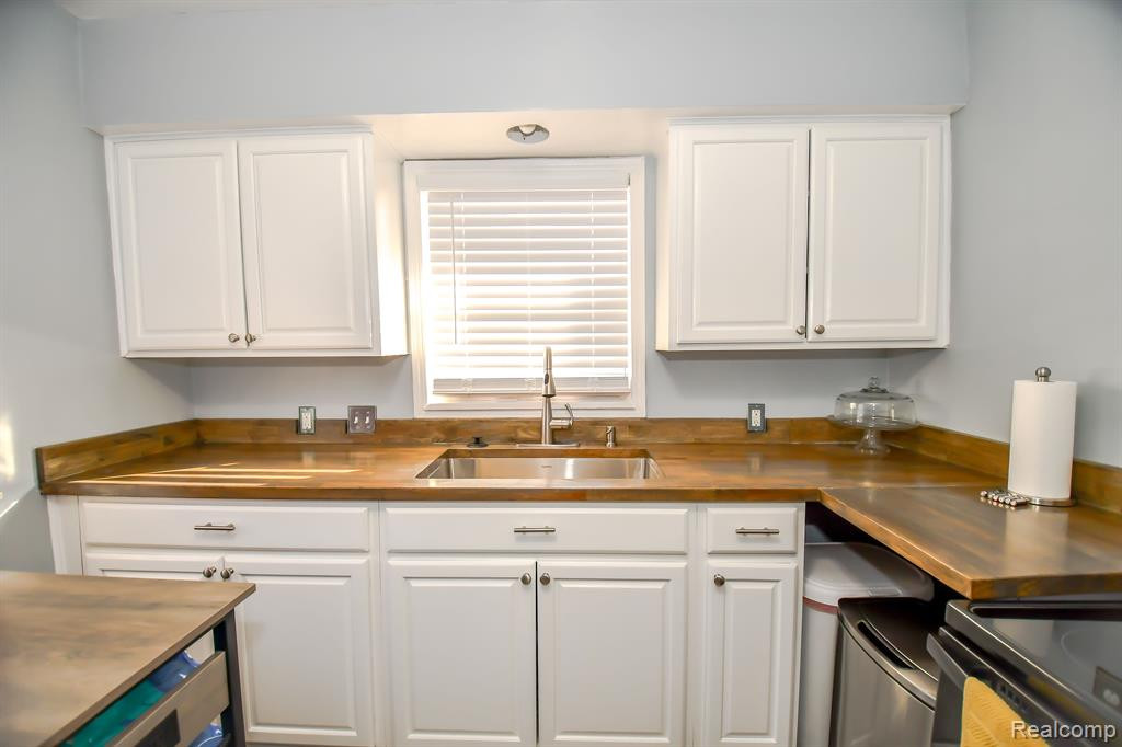 21344 MITCHELLDALE Avenue, Ferndale, MI 48220 — Photo 7