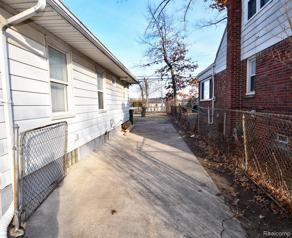 21344 MITCHELLDALE Avenue, Ferndale, MI 48220 — Photo 22