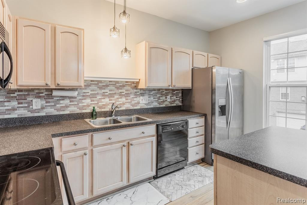 25385 SAINT JAMES, Southfield, MI 48075 — Photo 9