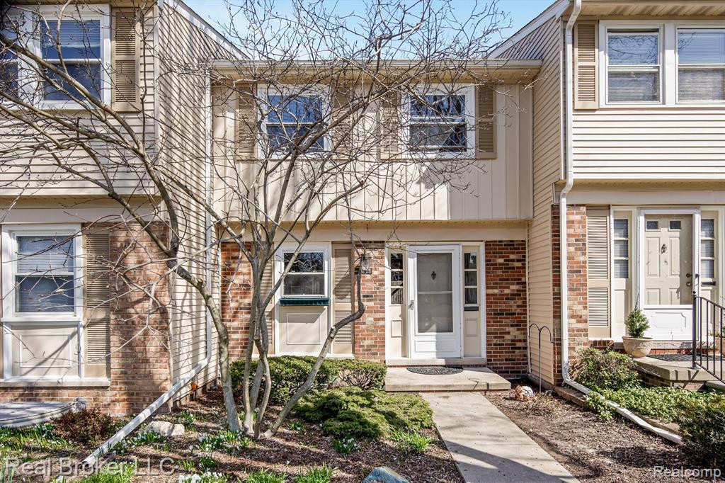 5240 BREEZE HILL, 88, Troy, MI 48098 — Photo 2