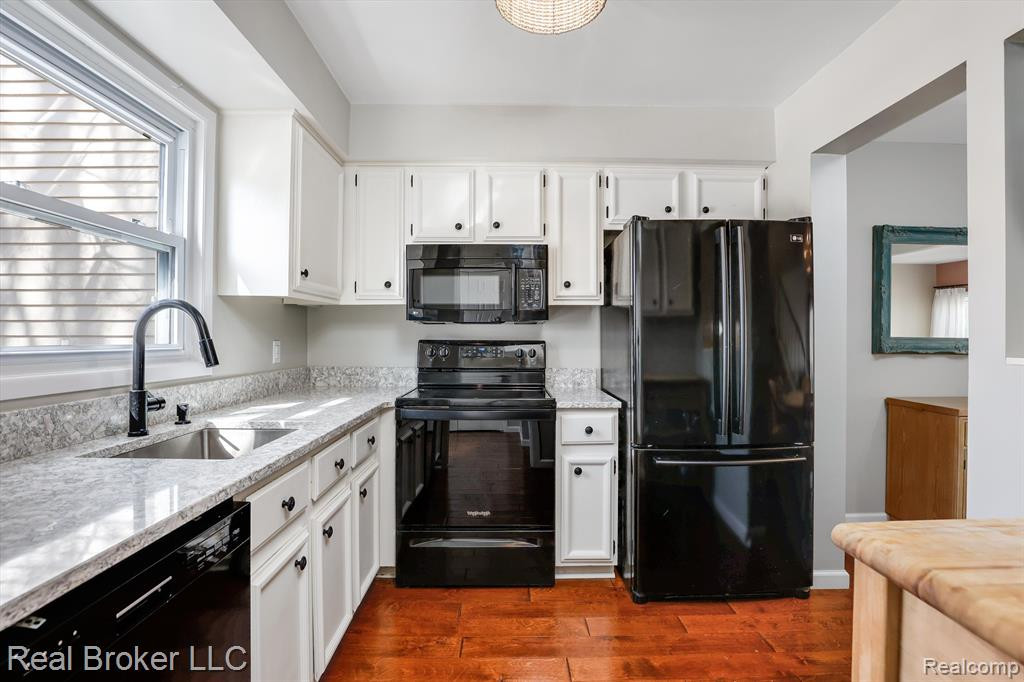 5240 BREEZE HILL, 88, Troy, MI 48098 — Photo 10