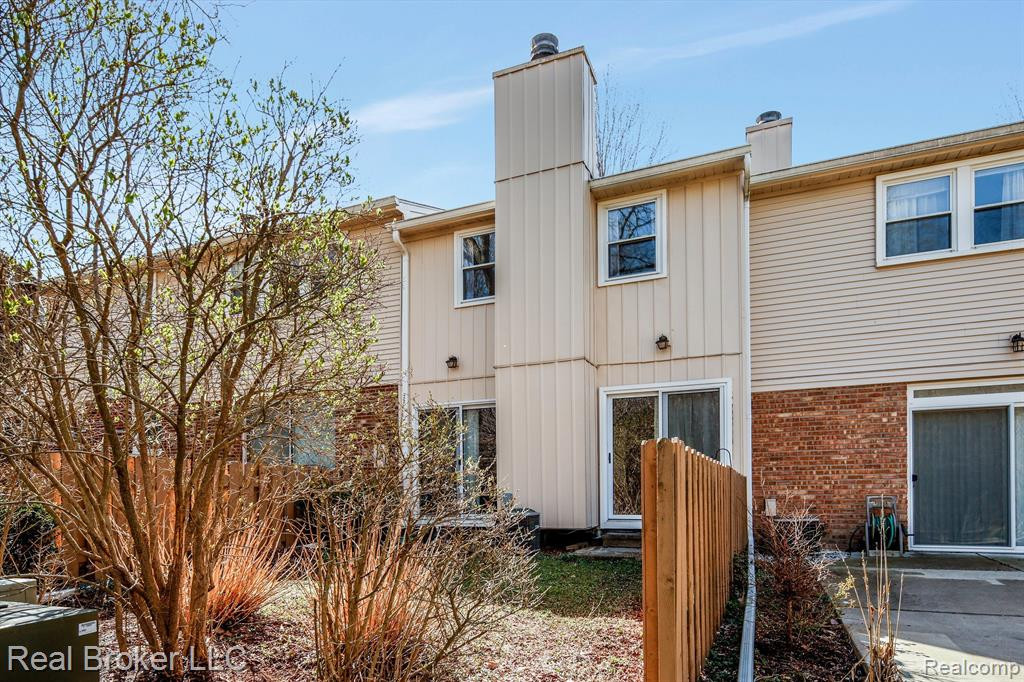 5240 BREEZE HILL, 88, Troy, MI 48098 — Photo 23