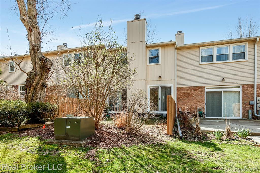 5240 BREEZE HILL, 88, Troy, MI 48098 — Photo 24
