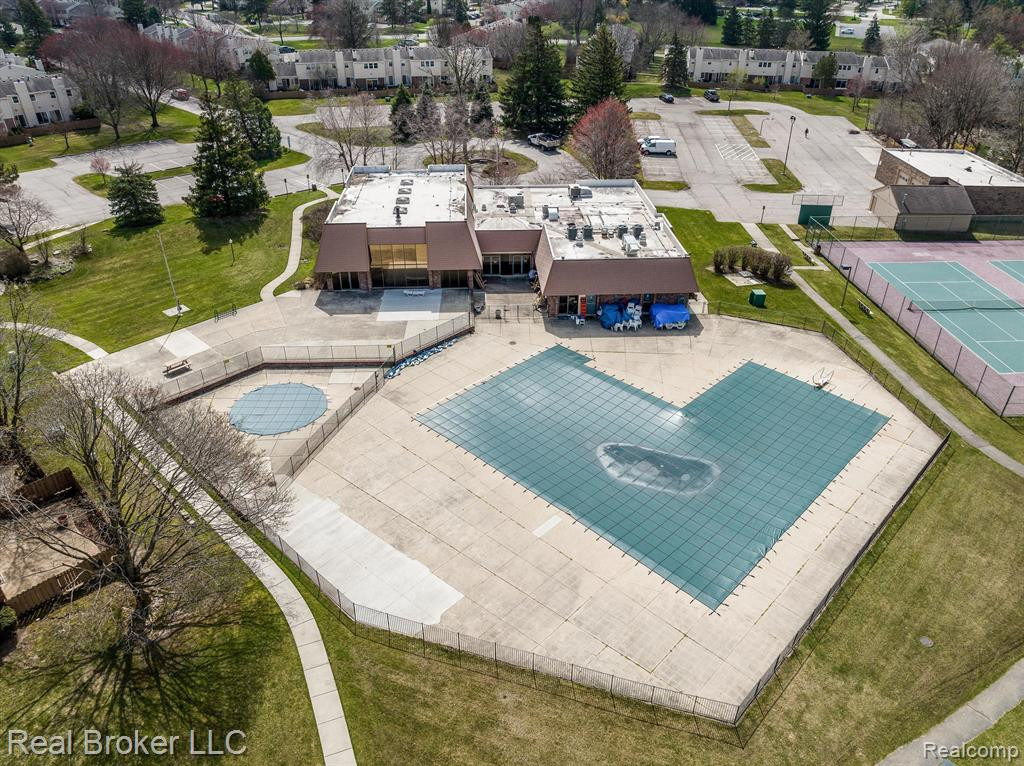 5240 BREEZE HILL, 88, Troy, MI 48098 — Photo 29