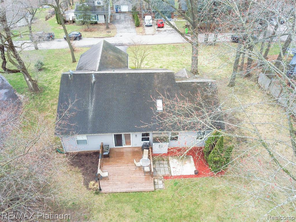 4067 ENGLAND BEACH Road, White Lake, MI 48383 — Photo 4