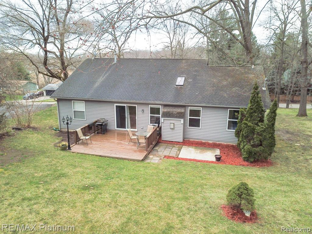 4067 ENGLAND BEACH Road, White Lake, MI 48383 — Photo 5