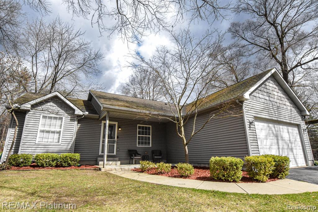 4067 ENGLAND BEACH Road, White Lake, MI 48383 — Photo 8