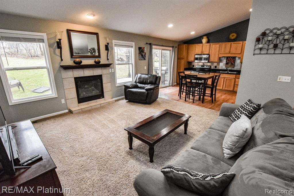 4067 ENGLAND BEACH Road, White Lake, MI 48383 — Photo 9