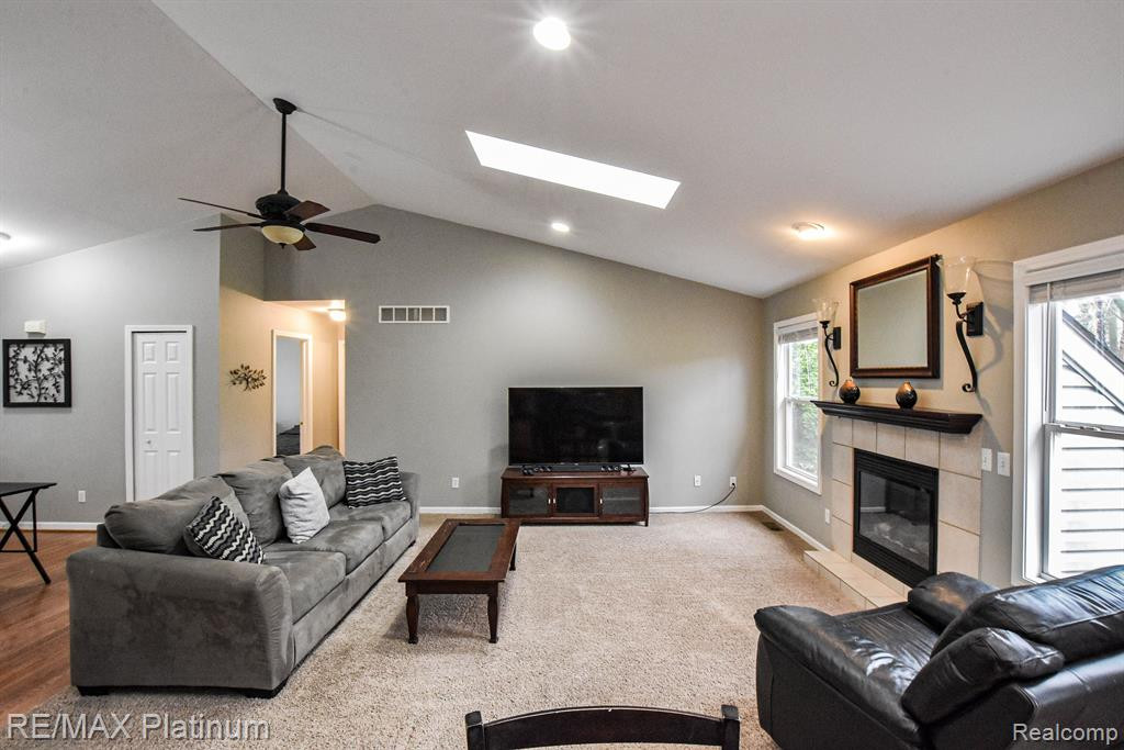 4067 ENGLAND BEACH Road, White Lake, MI 48383 — Photo 11