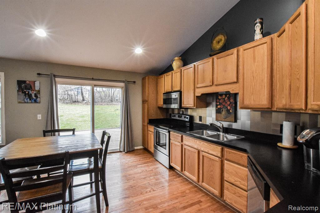 4067 ENGLAND BEACH Road, White Lake, MI 48383 — Photo 21