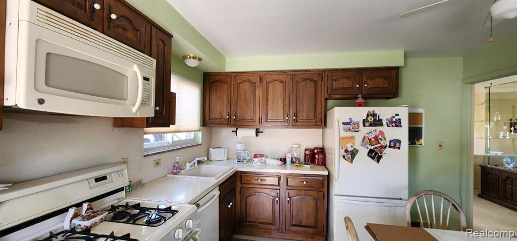 7627 ROSEMARY Street, Dearborn Heights, MI 48127 — Photo 7