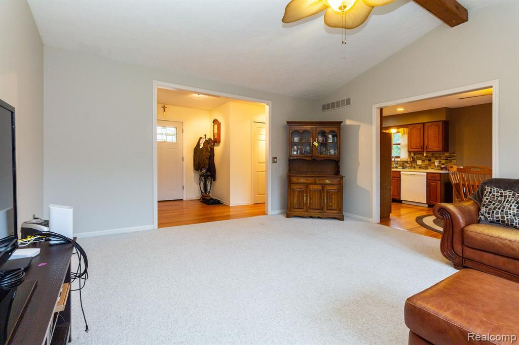 9410 MICHIGAMME Road, Clarkston, MI 48348 — Photo 7