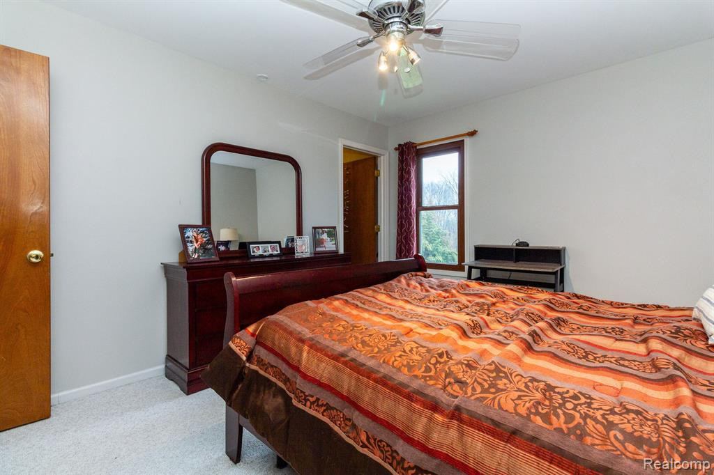 9410 MICHIGAMME Road, Clarkston, MI 48348 — Photo 15