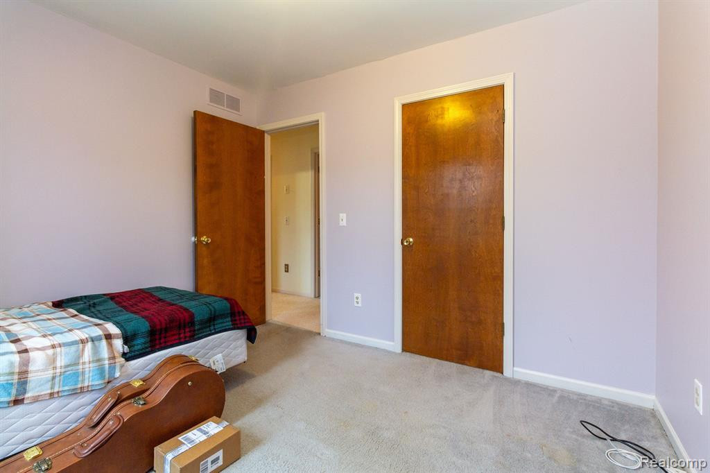 9410 MICHIGAMME Road, Clarkston, MI 48348 — Photo 19
