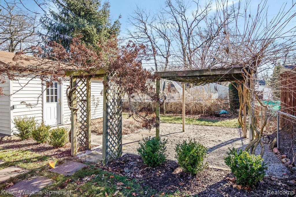 397 W Lewiston Avenue, Ferndale, MI 48220 — Photo 31