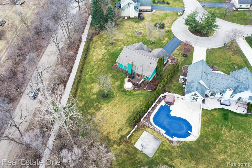 5720 GARNET Circle, Clarkston, MI 48348 — Photo 3