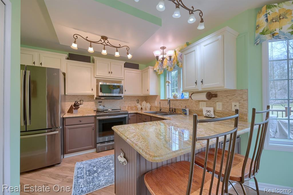 5720 GARNET Circle, Clarkston, MI 48348 — Photo 13