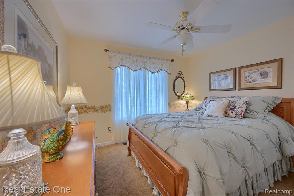5720 GARNET Circle, Clarkston, MI 48348 — Photo 38