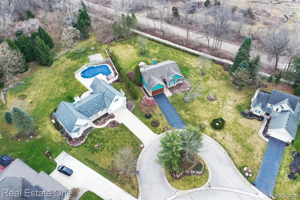 5720 GARNET Circle, Clarkston, MI 48348 — Photo 52