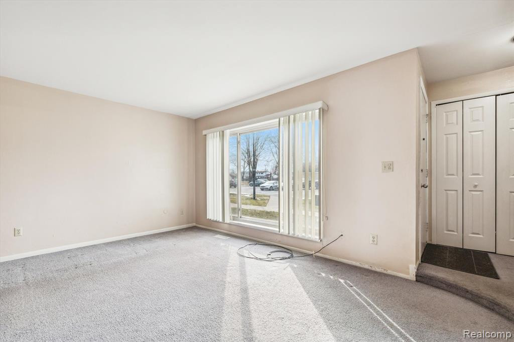 29864 City Center Drive, 4, Warren, MI 48093 — Photo 8