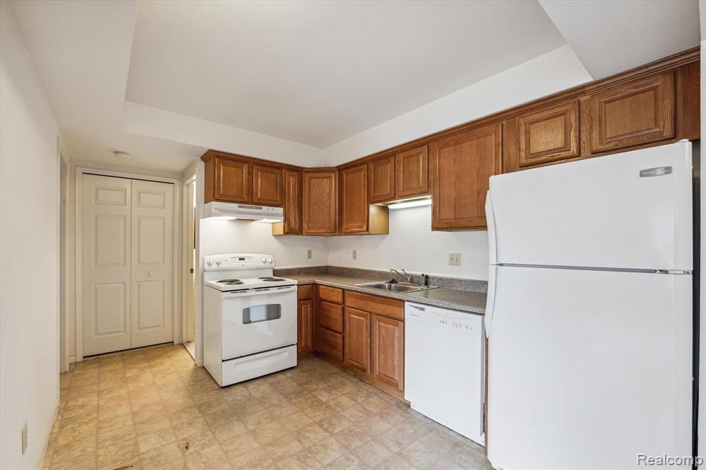 29864 City Center Drive, 4, Warren, MI 48093 — Photo 12