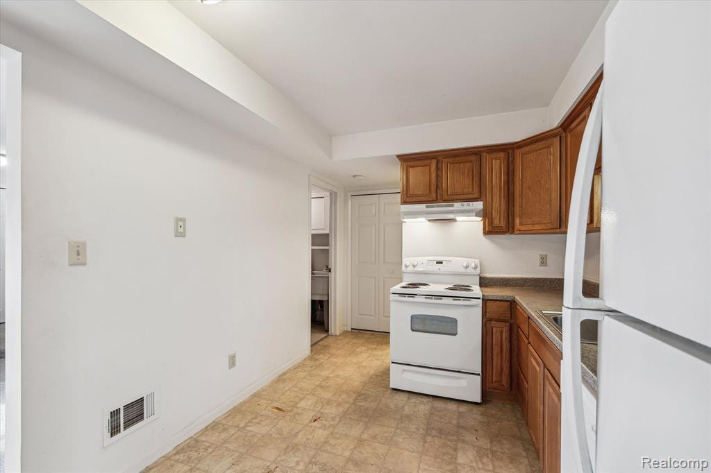 29864 City Center Drive, 4, Warren, MI 48093 — Photo 13
