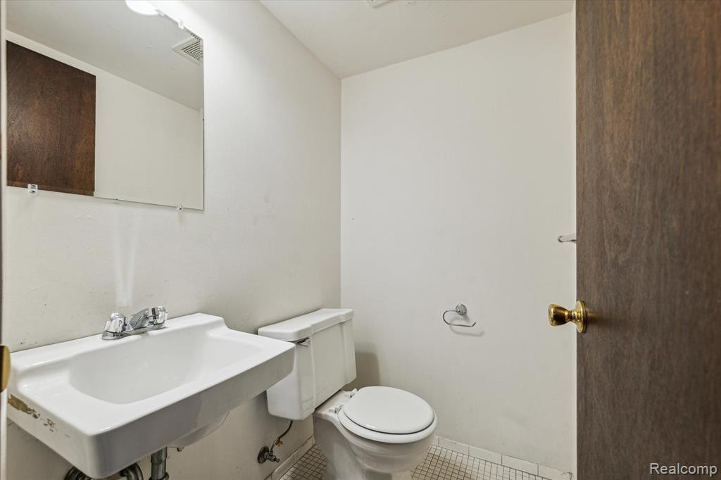29864 City Center Drive, 4, Warren, MI 48093 — Photo 16