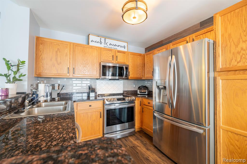 16899 DOVER Drive, Northville, MI 48168 — Photo 13