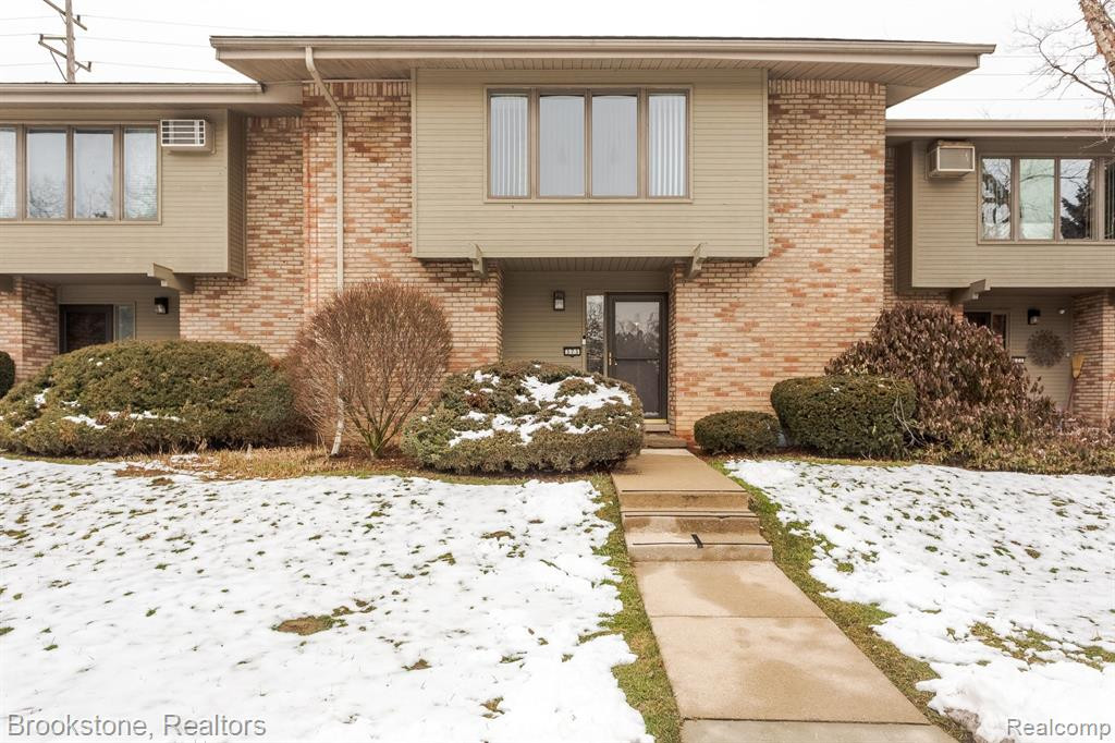 373 CONCORD, Bloomfield Hills, MI 48304 — front exterior