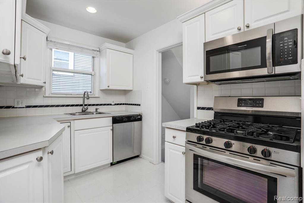 710 E 2ND Street, Royal Oak, MI 48067 — Photo 10