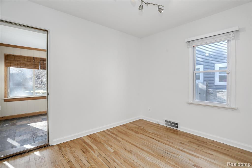 710 E 2ND Street, Royal Oak, MI 48067 — Photo 13