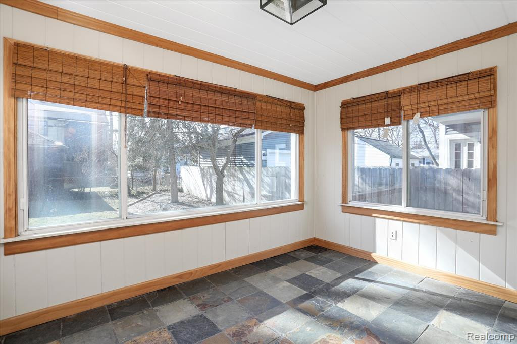 710 E 2ND Street, Royal Oak, MI 48067 — Photo 15