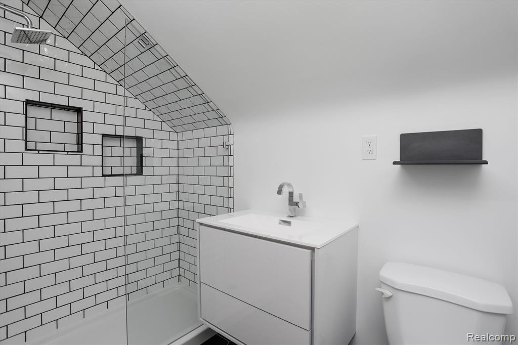 710 E 2ND Street, Royal Oak, MI 48067 — Photo 18