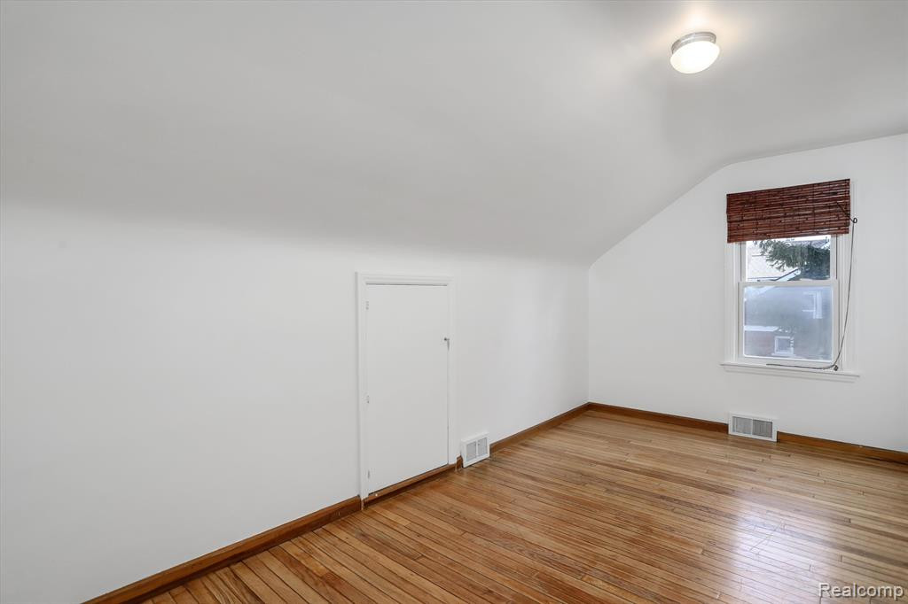 710 E 2ND Street, Royal Oak, MI 48067 — Photo 20