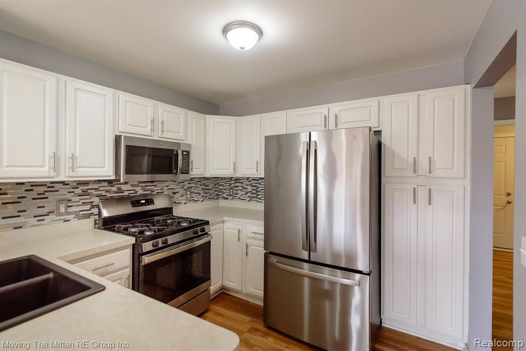 8711 VINE Street, Van Buren, MI 48111 — Photo 8