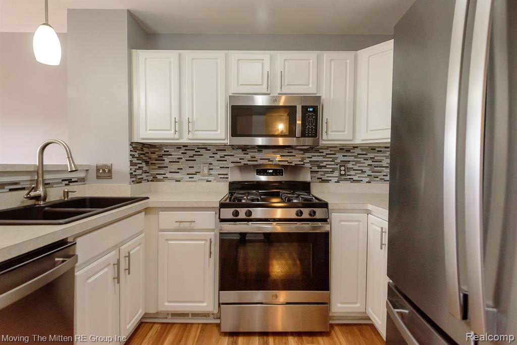 8711 VINE Street, Van Buren, MI 48111 — Photo 9