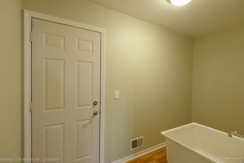 8711 VINE Street, Van Buren, MI 48111 — Photo 13