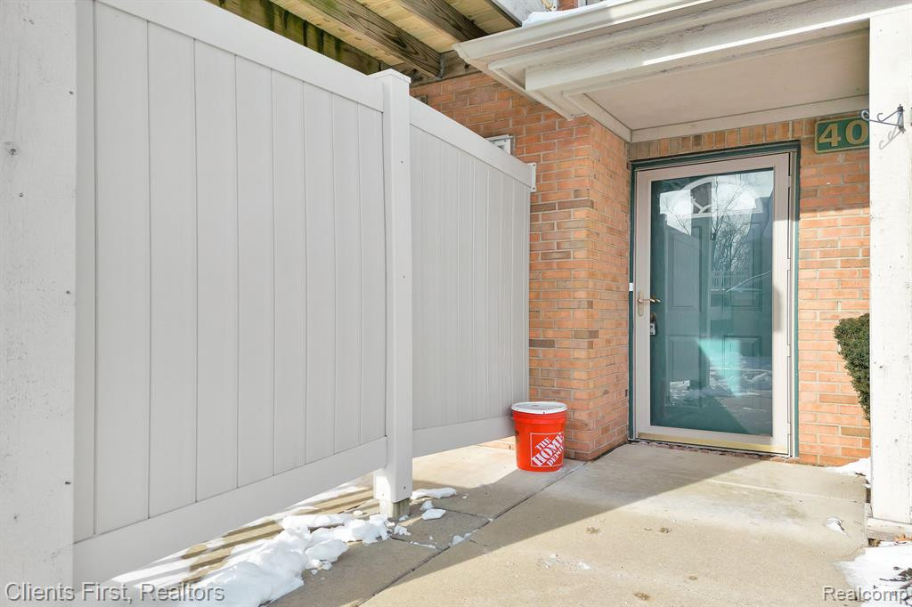 402 MARIGOLD Circle, 88, Westland, MI — Photo 3