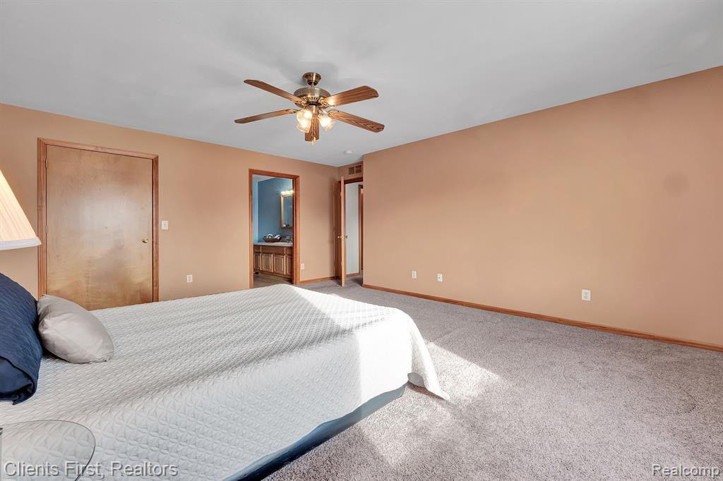 402 MARIGOLD Circle, 88, Westland, MI — Photo 17