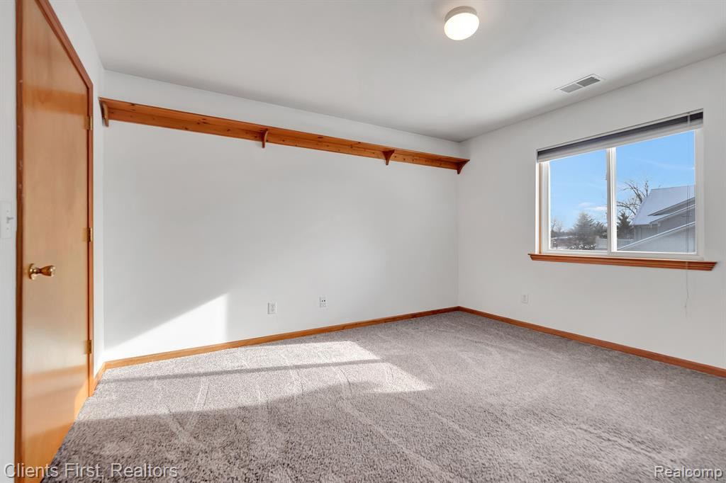 402 MARIGOLD Circle, 88, Westland, MI — Photo 19