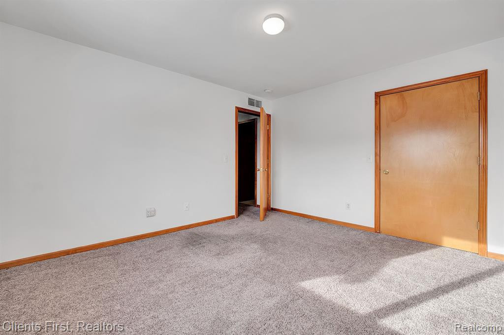 402 MARIGOLD Circle, 88, Westland, MI — Photo 20