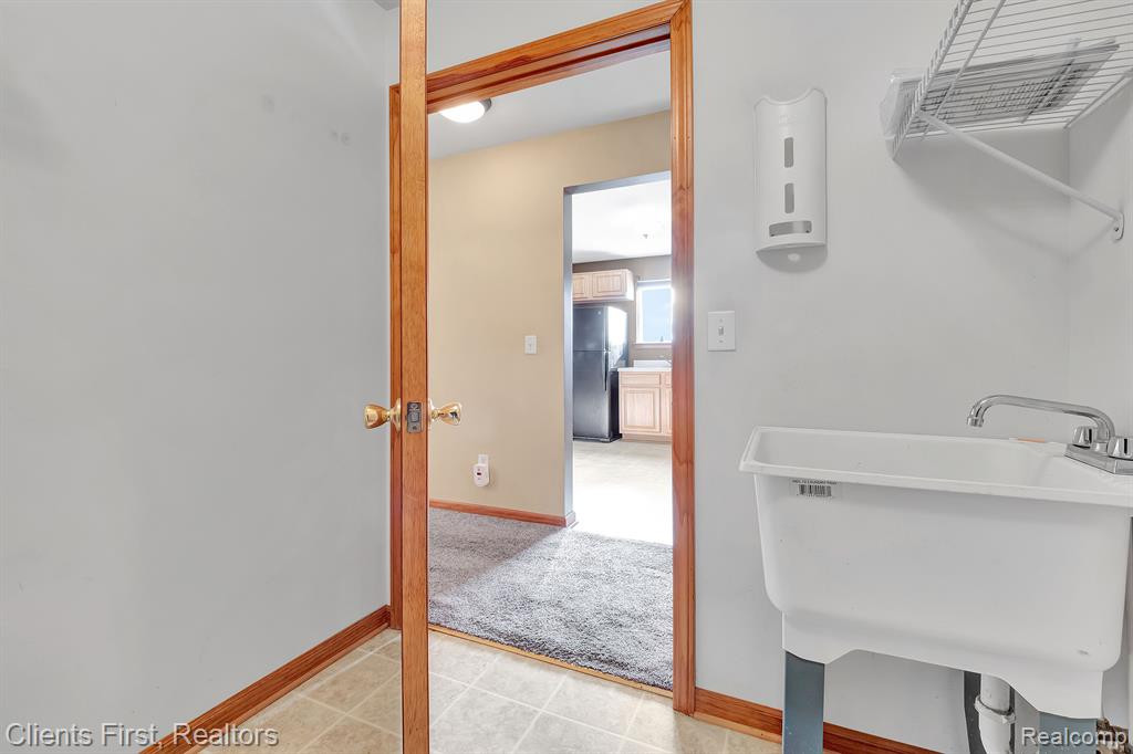 402 MARIGOLD Circle, 88, Westland, MI — Photo 23